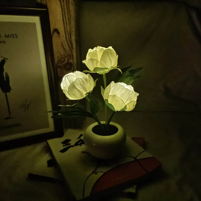 Skanto | Moderne Kreative Simulation Tulpe Pfingstrose LED Nachtlicht Tischlampe