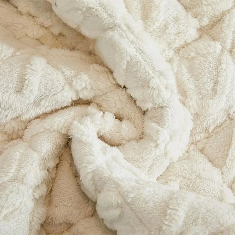 SofaShield™ | Diamantgesteppte Sofaschutzdecke aus Mikrofaser mit rutschfester Rückseite