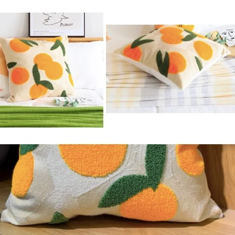 Skanto | Orange bestickter Kissenbezug