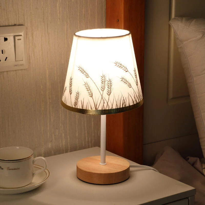 Skanto | Nordische Vintage Stoffkegel Massivholz LED-Tischlampe