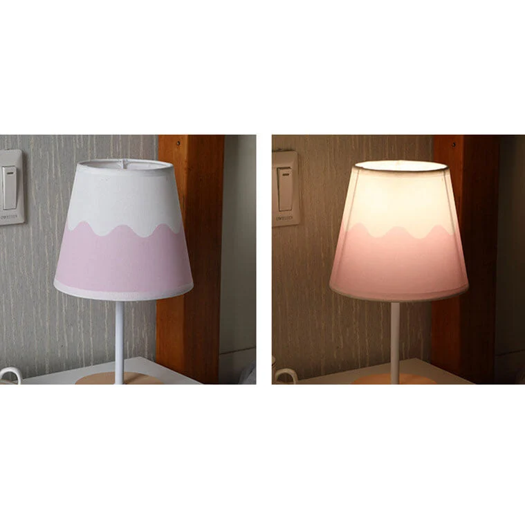Skanto | Nordische Vintage Stoffkegel Massivholz LED-Tischlampe