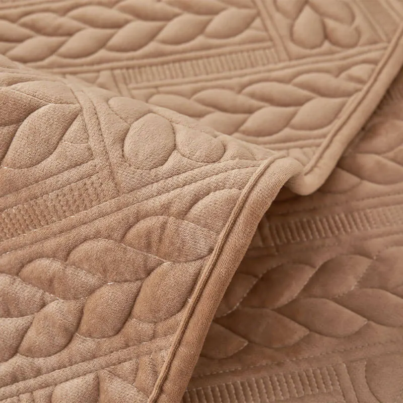 VelvetWarm™ | Warmer Sofabezug aus Kristallvelour mit rutschfester Rückseite