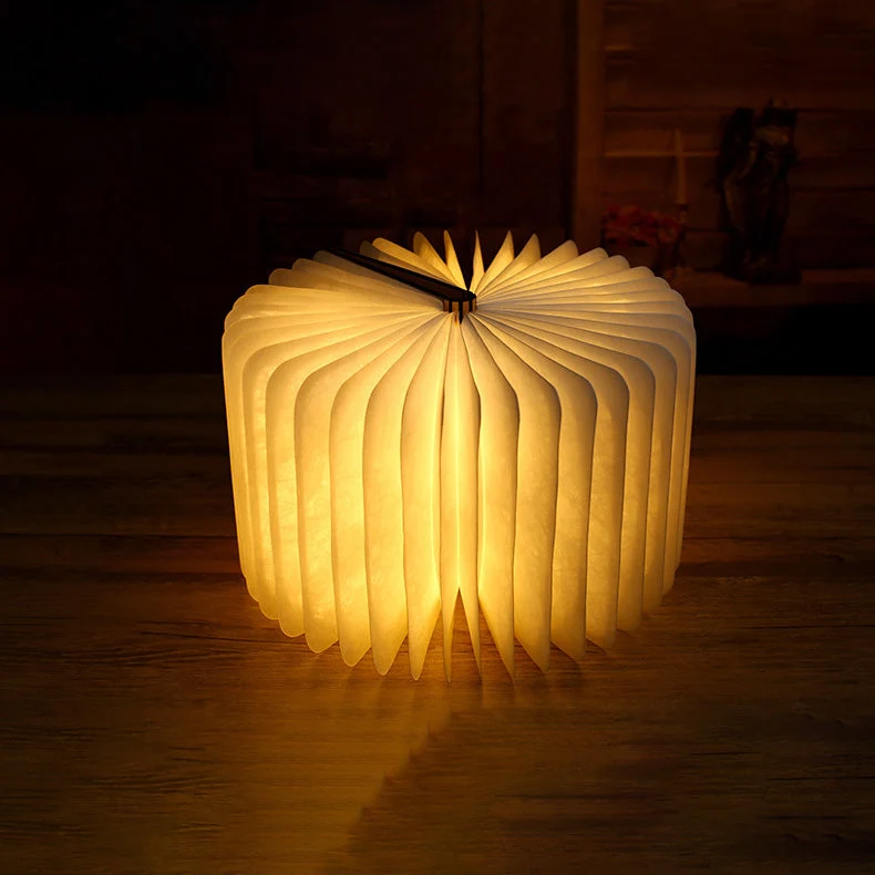 Skanto | 📖 Buchlampe aus Holz – Schreibtischlampe, Geschenk, Dekoleuchte