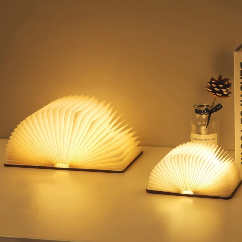Skanto | 📖 Buchlampe aus Holz – Schreibtischlampe, Geschenk, Dekoleuchte