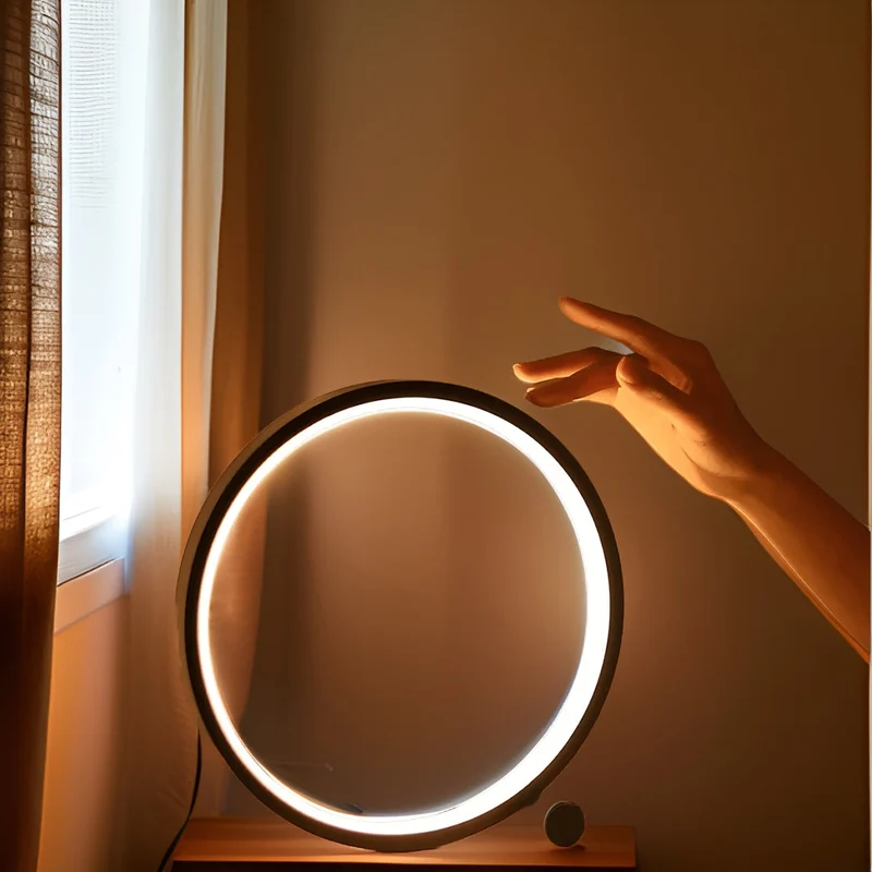 Skanto | Halo Glo Lampe – minimalistische dimmbare runde LED-Tischlampe