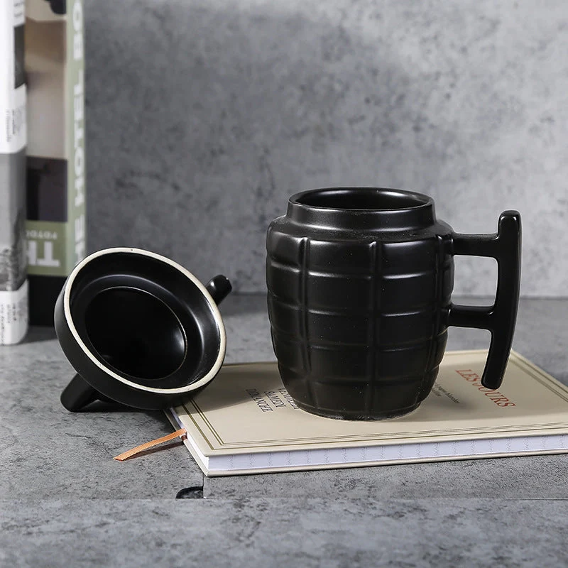 Skanto | Keramiktasse mit Granatapfelmotiv
