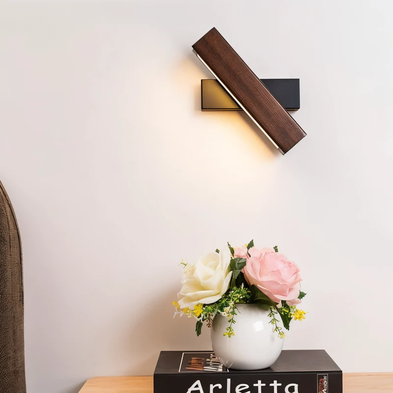 Skanto | TwistLED Wandlampe - 360° drehbare rechteckige LED-Wandlampe aus Holz