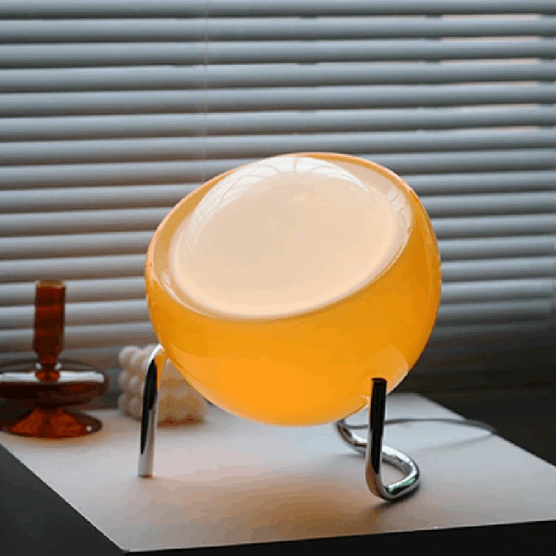 Skanto | Nordische Leuchte – Einzigartige Retro-Schreibtischlampe