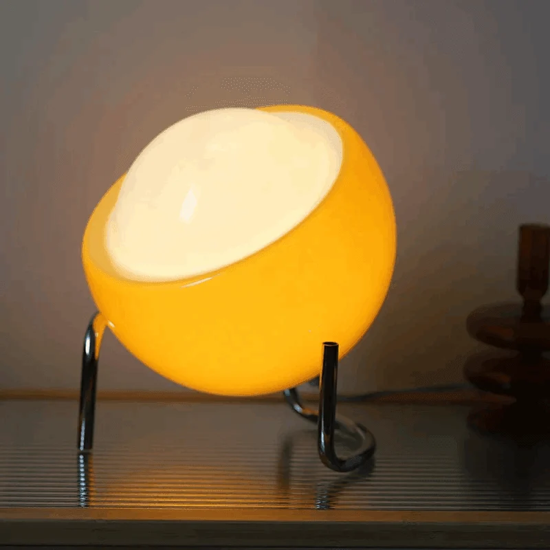 Skanto | Nordische Leuchte – Einzigartige Retro-Schreibtischlampe