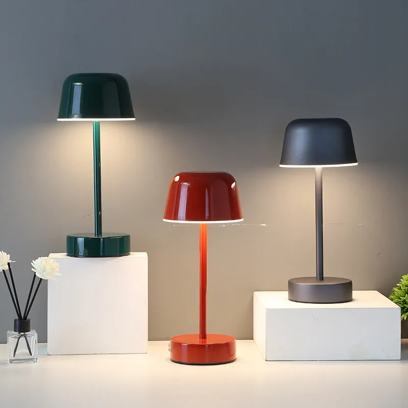 Skanto | PRISMA PULSE FLARE – Dynamische LED-Tischlampe