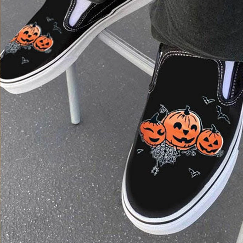 Skanto | Canvas Freizeitschuhe mit Totenkopf-Print