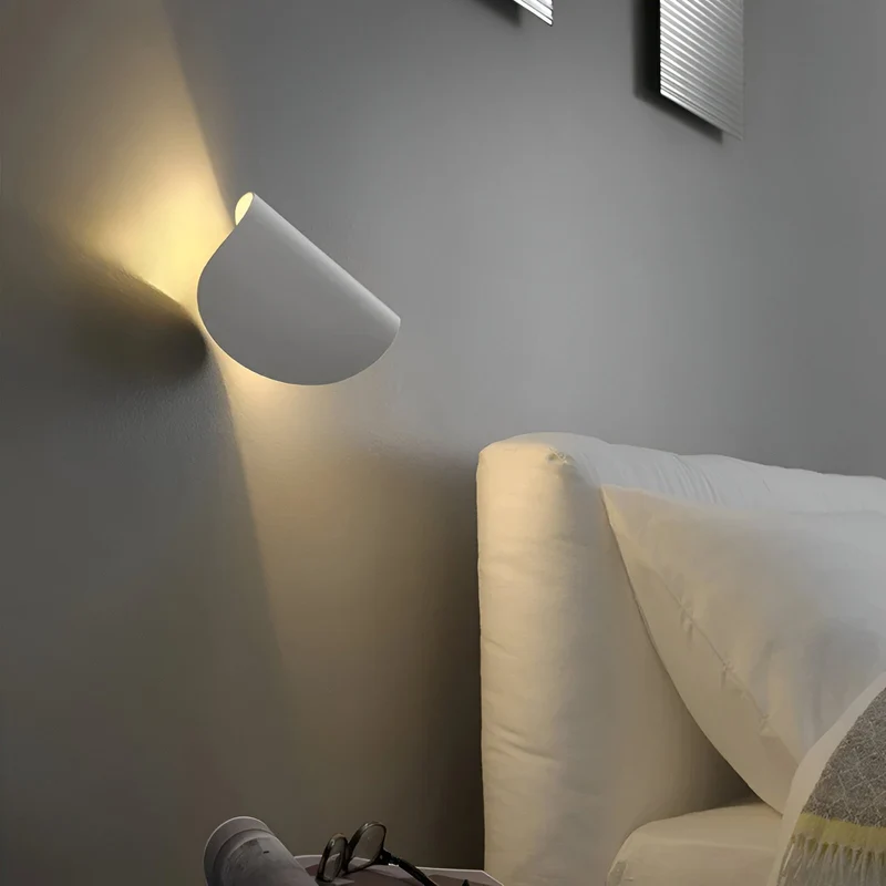 Skanto | Twist Wandleuchte - Drehbare Metall Wandleuchte - Gebogene Wandlampe