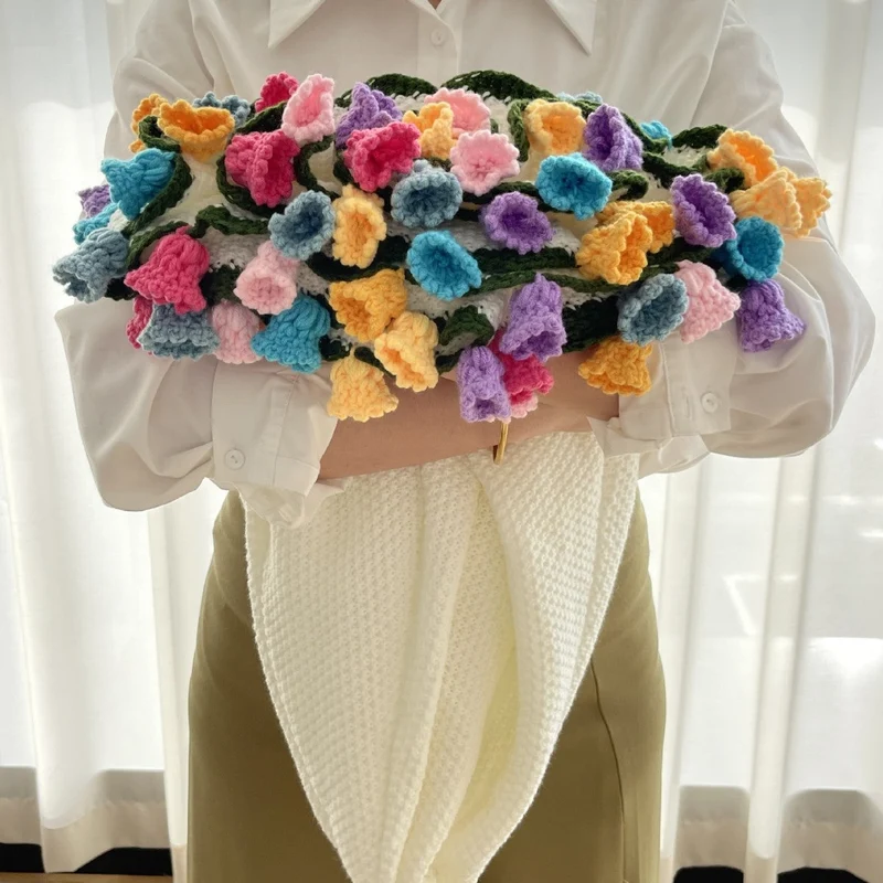 CozyLily™ | Handgefertigte Häkeldecke mit Maiglöckchen-Design