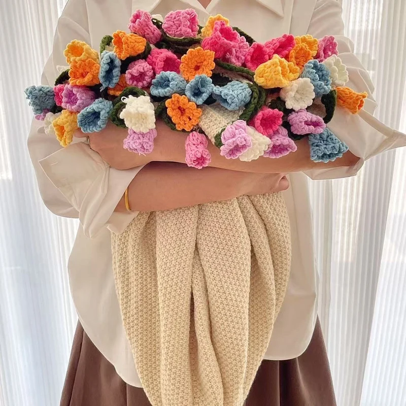 CozyLily™ | Handgefertigte Häkeldecke mit Maiglöckchen-Design