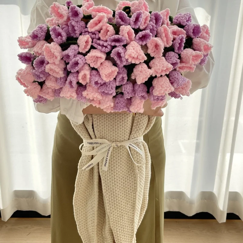 CozyLily™ | Handgefertigte Häkeldecke mit Maiglöckchen-Design
