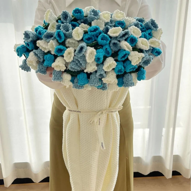 CozyLily™ | Handgefertigte Häkeldecke mit Maiglöckchen-Design