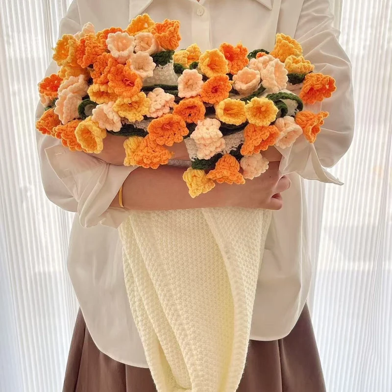 CozyLily™ | Handgefertigte Häkeldecke mit Maiglöckchen-Design