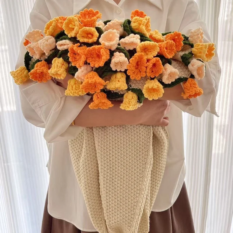 CozyLily™ | Handgefertigte Häkeldecke mit Maiglöckchen-Design