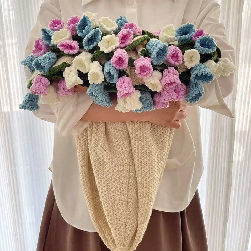 CozyLily™ | Handgefertigte Häkeldecke mit Maiglöckchen-Design