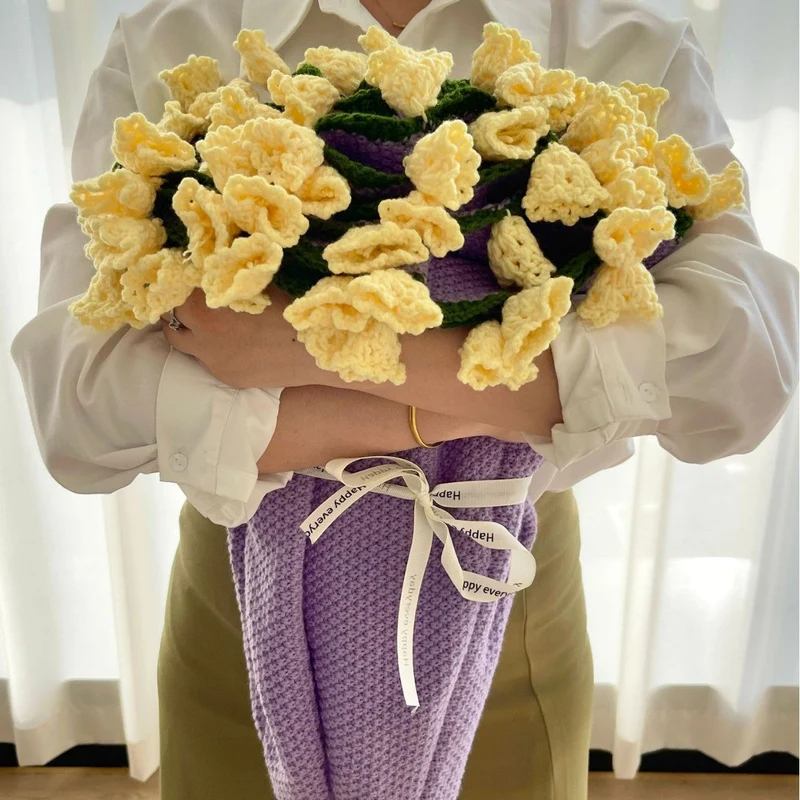 CozyLily™ | Handgefertigte Häkeldecke mit Maiglöckchen-Design