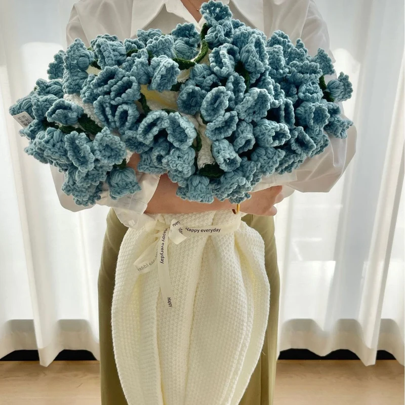CozyLily™ | Handgefertigte Häkeldecke mit Maiglöckchen-Design