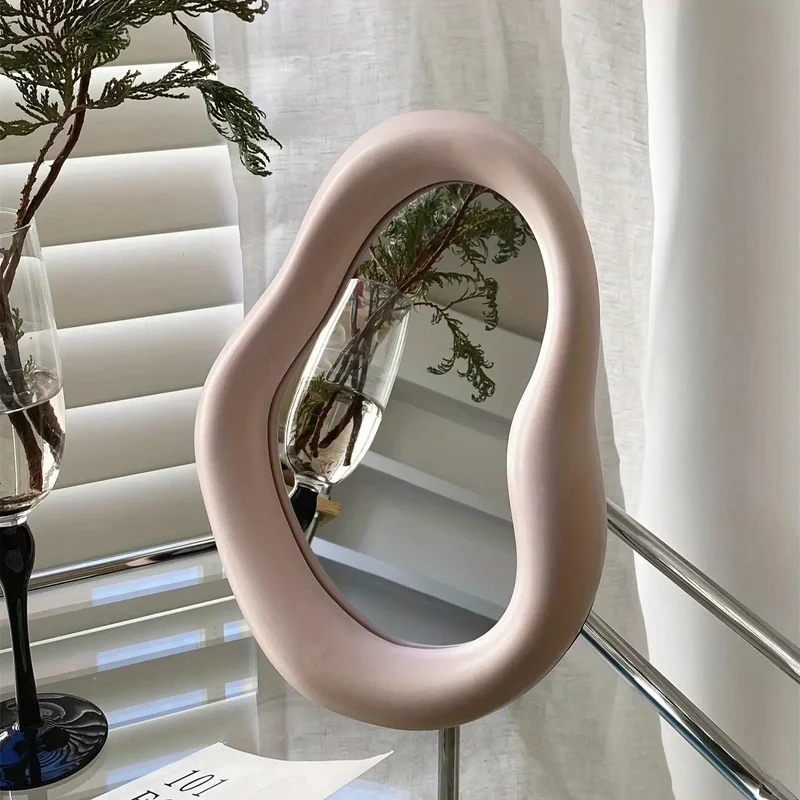 Skanto | Mirrorly – Verzerrter Spiegel