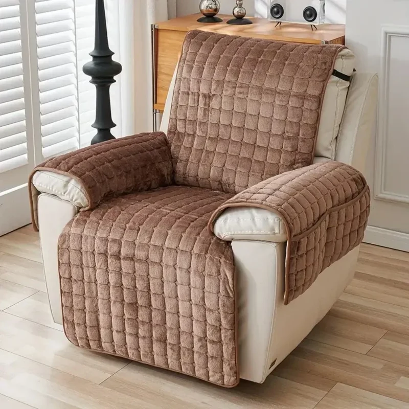 CozyGuard™ | Gesteppter Sesselbezug mit Seitentasche