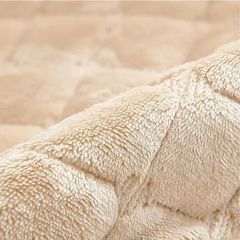 CozyGuard™ | Gesteppter Sesselbezug mit Seitentasche