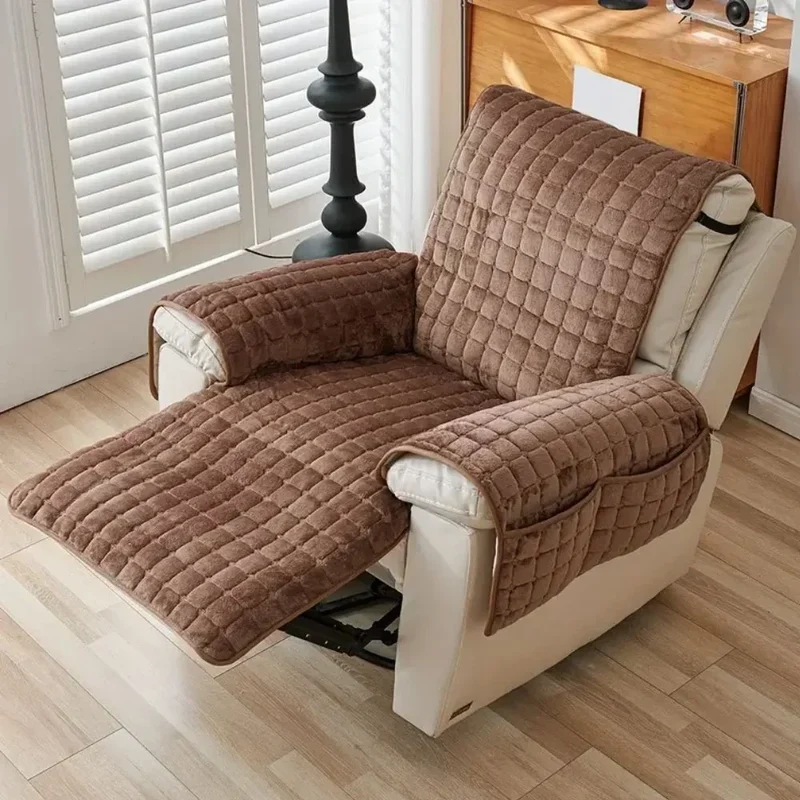 CozyGuard™ | Gesteppter Sesselbezug mit Seitentasche