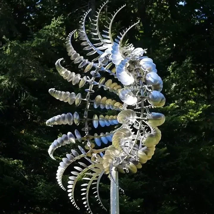 Skanto | Magisches und einzigartiges kinetisches Windrad aus Metall