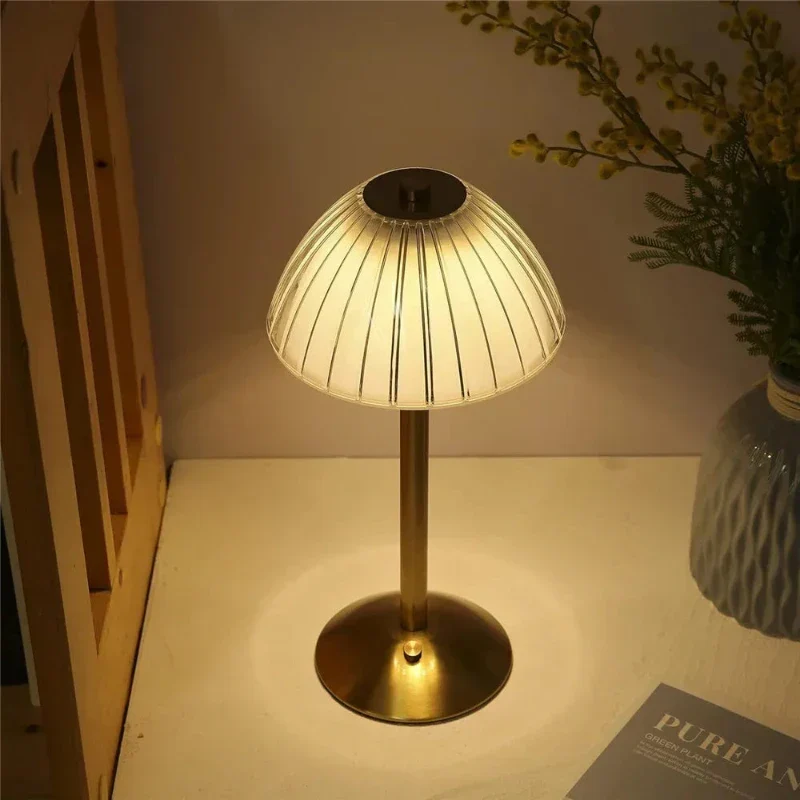 Skanto | GlassGleam | Kabellose LED-Tischlampe mit drei Farben und Dimmfunktion