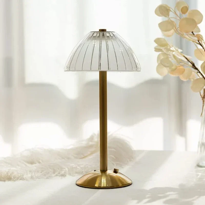Skanto | GlassGleam | Kabellose LED-Tischlampe mit drei Farben und Dimmfunktion