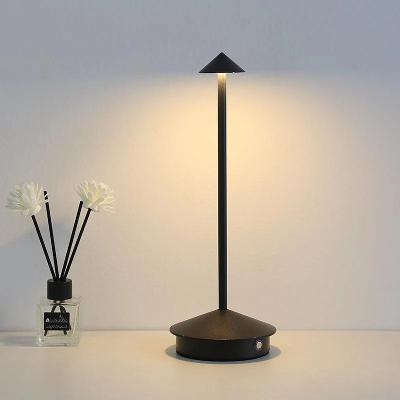 Skanto | Tragbare Tischlampe – Kabellose Lampe, inspiriert von der dimmbaren Pina Pro