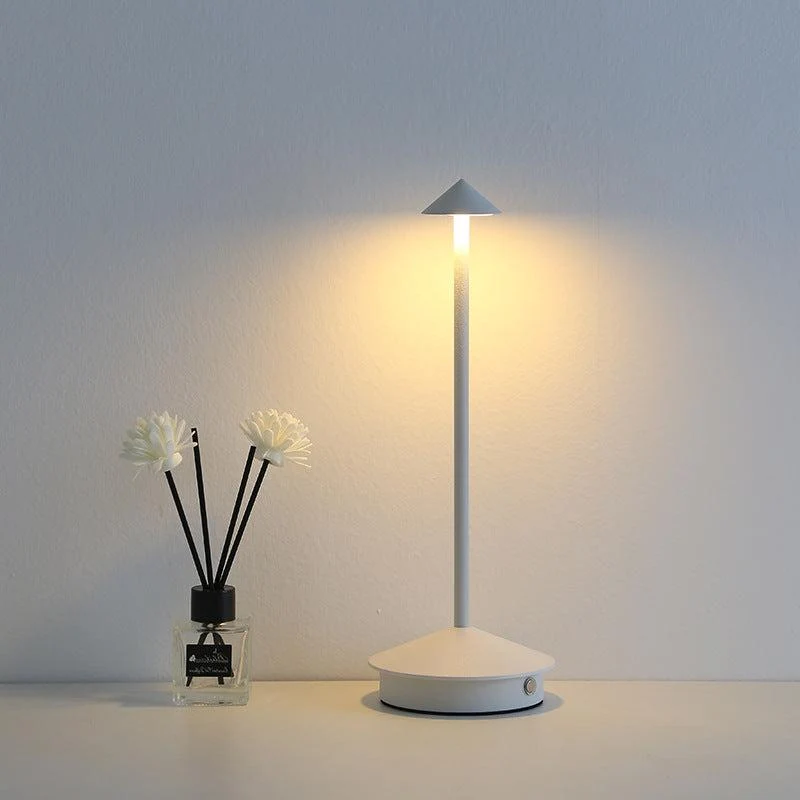 Skanto | Tragbare Tischlampe – Kabellose Lampe, inspiriert von der dimmbaren Pina Pro