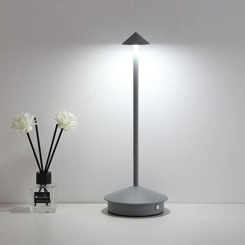 Skanto | Tragbare Tischlampe – Kabellose Lampe, inspiriert von der dimmbaren Pina Pro