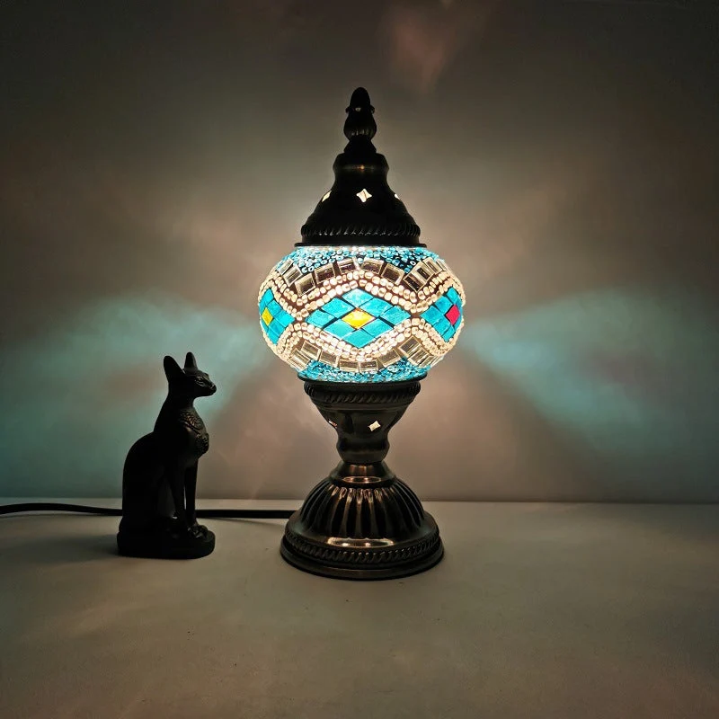 Skanto | Traditionelle Tiffany Ovale Glas Eisen 1-Flammige Tischlampe für das Wohnzimmer