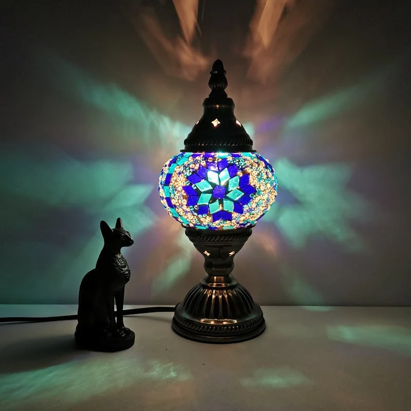 Skanto | Traditionelle Tiffany Ovale Glas Eisen 1-Flammige Tischlampe für das Wohnzimmer