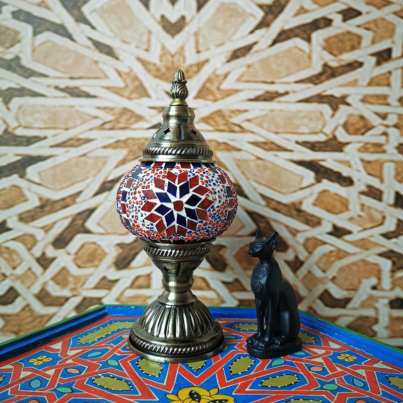 Skanto | Traditionelle Tiffany Ovale Glas Eisen 1-Flammige Tischlampe für das Wohnzimmer