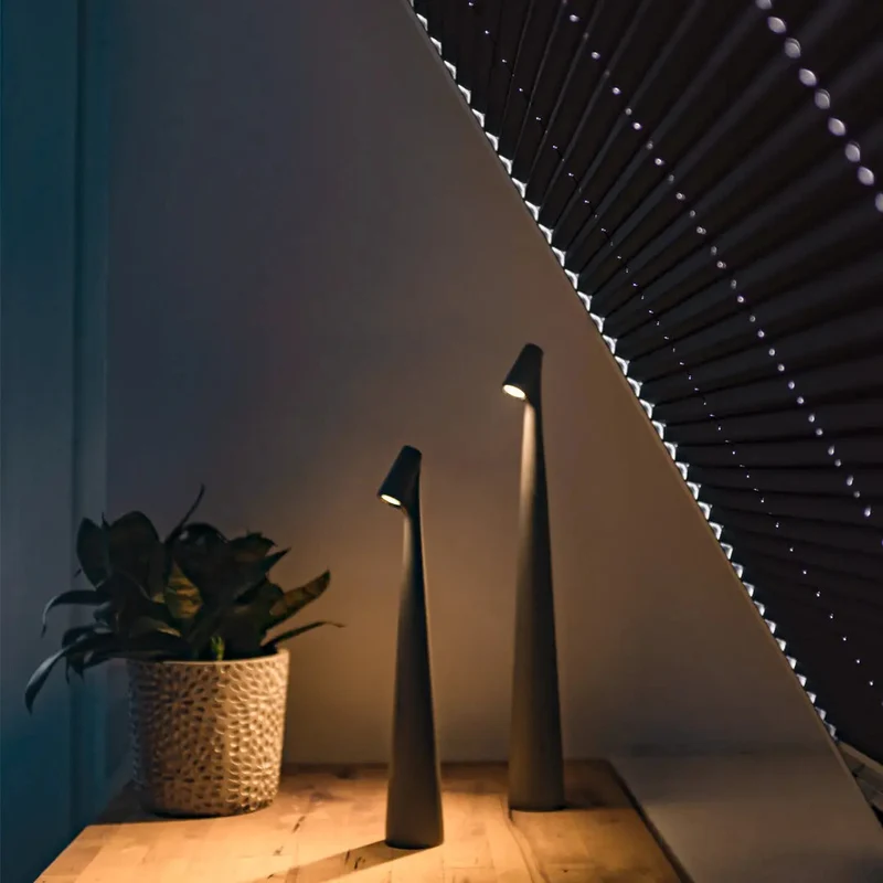 Skanto | Skanto LED-Drahtleuchte im minimalistischen Design | Tischleuchte