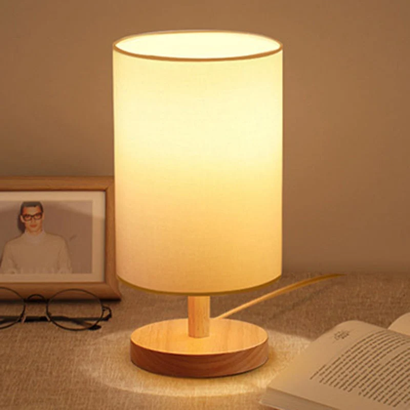 Skanto | Traditionelle japanische Zylinder-Holz-Stoff-1-Licht-Tischlampe für das Wohnzimmer