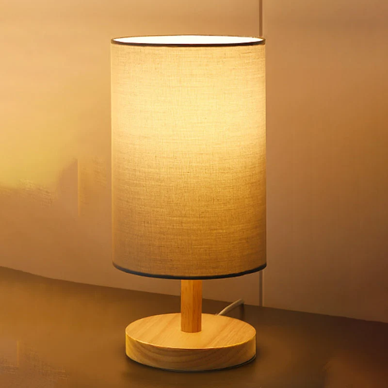Skanto | Traditionelle japanische Zylinder-Holz-Stoff-1-Licht-Tischlampe für das Wohnzimmer