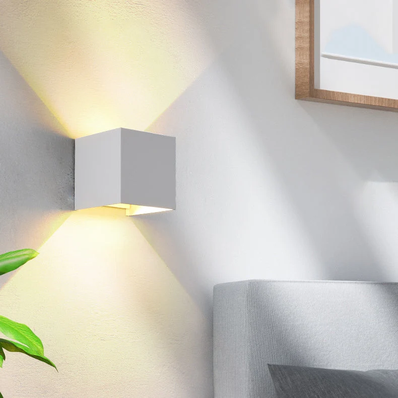 Skanto | Moderne Minimalistische Wasserdichte Würfel Up Down Aluminium Glas Induktions-LED-Wandleuchten für das Schlafzimmer