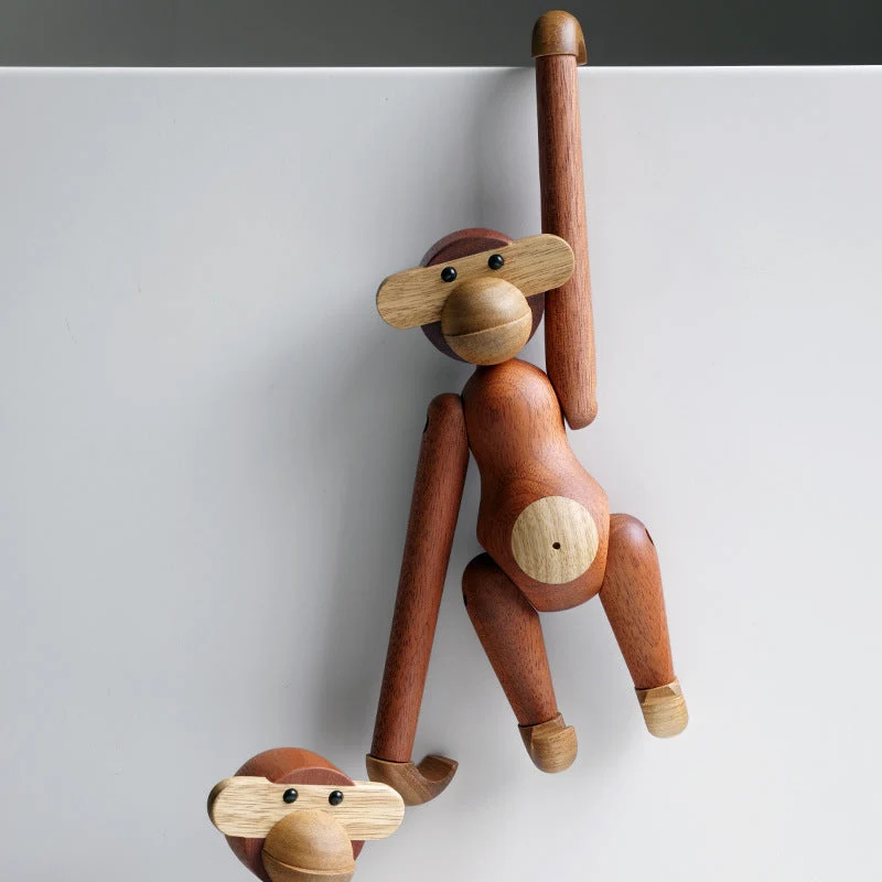 Skanto | Frecher Affe Massivholz-Ornament