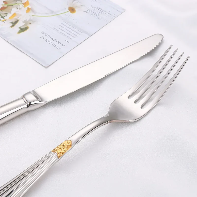 Skanto | LuxSpoon | Elegantes Besteckset im Gold-Design