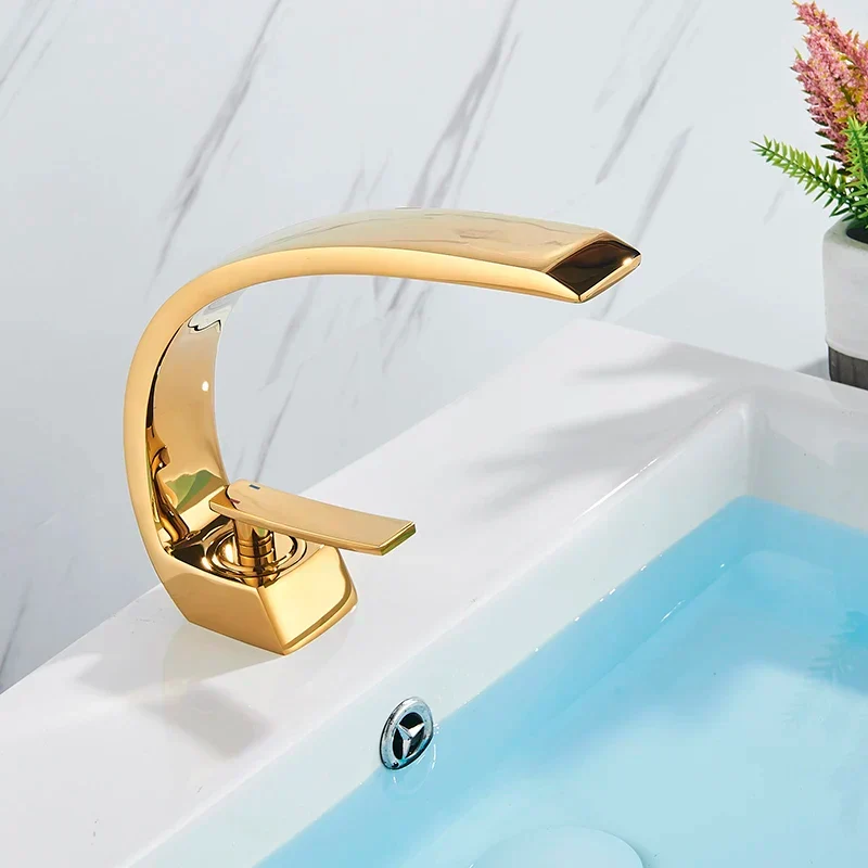 Skanto | UniqueHahn | Luxuriöse Passform für Badezimmer-Stil