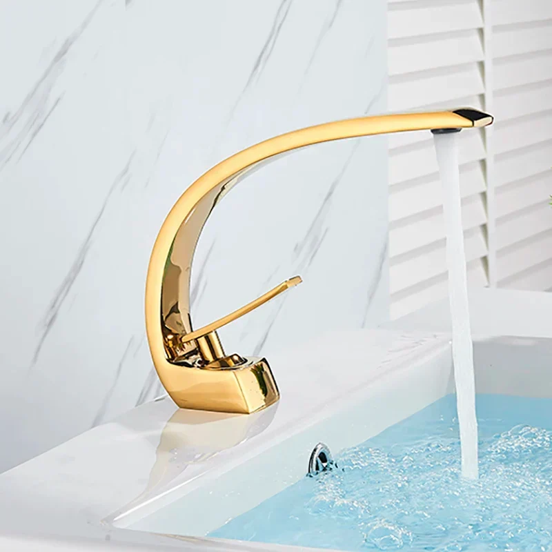 Skanto | UniqueHahn | Luxuriöse Passform für Badezimmer-Stil