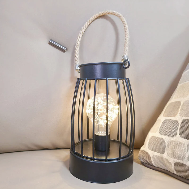 Skanto | Moderne minimalistische vertikal gestreifte quadratische runde Eisen-LED-Tischlampe für das Wohnzimmer