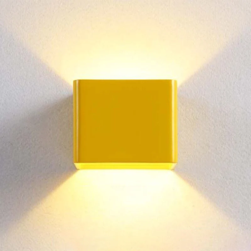 Skanto | Moderne quadratische Wandleuchte