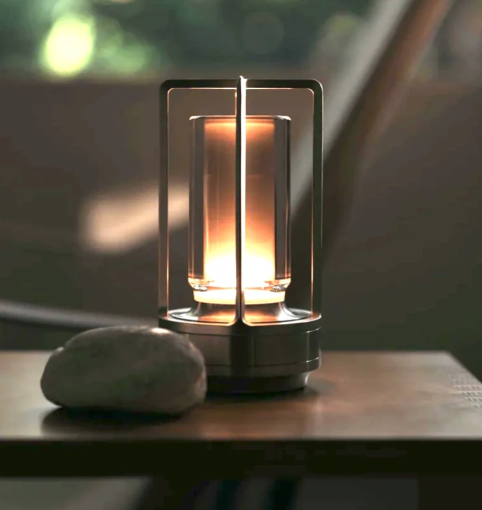 Skanto | Tragbare kabellose LED Laterne mit Ladestation
