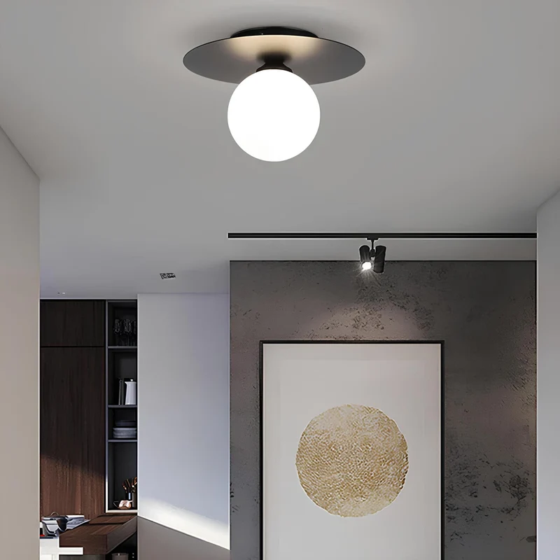 Skanto | LumiNoble | Zeitloser Kronleuchter mit goldenem LED-Kugel-Design